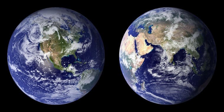 2つの地球の画像