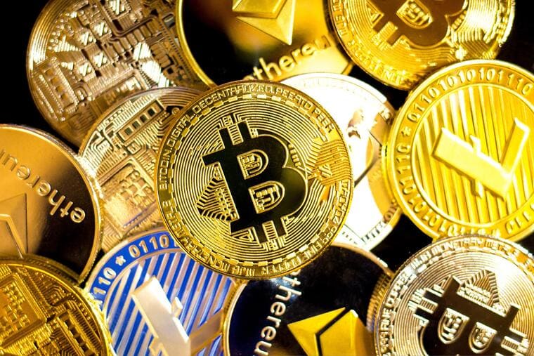 数種類の暗号資産(仮想通貨)の画像